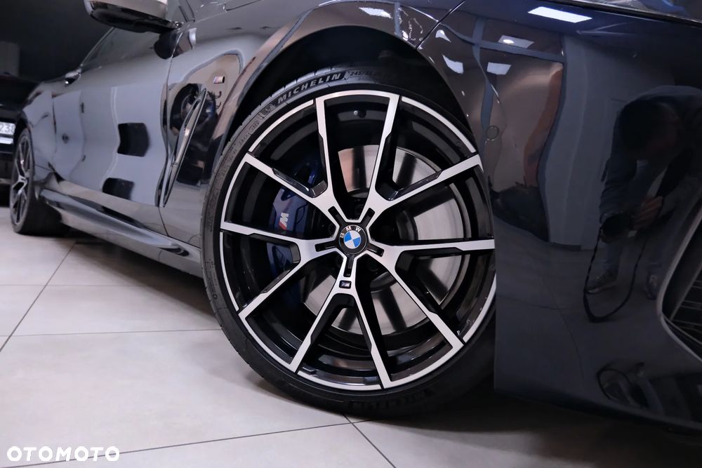 BMW Seria 8 - 7