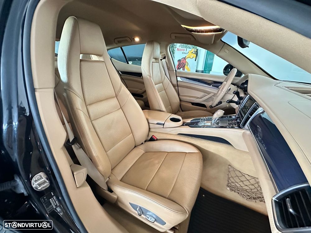 Porsche Panamera 4 PDK - 29