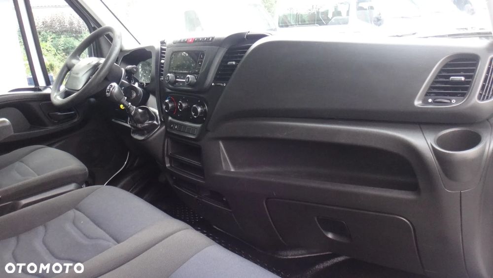 Iveco 35s18 - 12