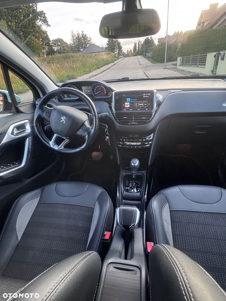 Peugeot 2008 1.2 Pure Tech Style S&S EAT6 - 12