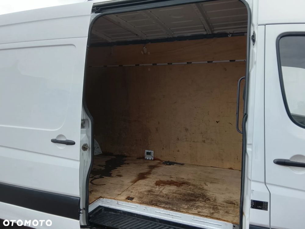 Mercedes-Benz Sprinter - 15