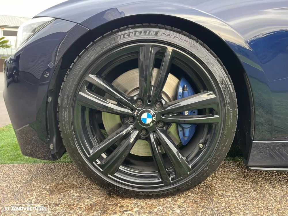 BMW 335 d Touring xDrive Pack M - 18