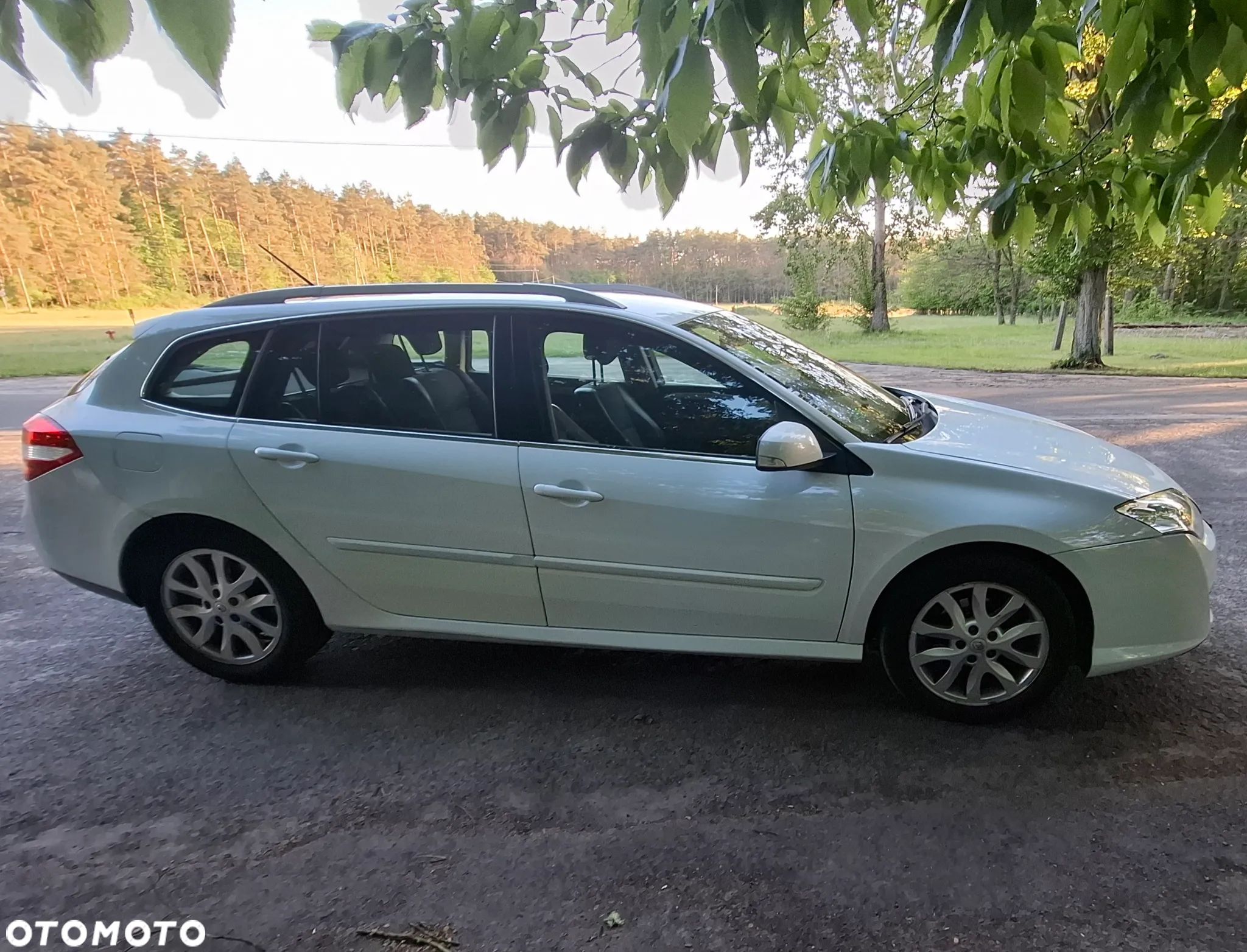 Renault Laguna Grandtour 2.0 dCi FAP Dynamique - 1
