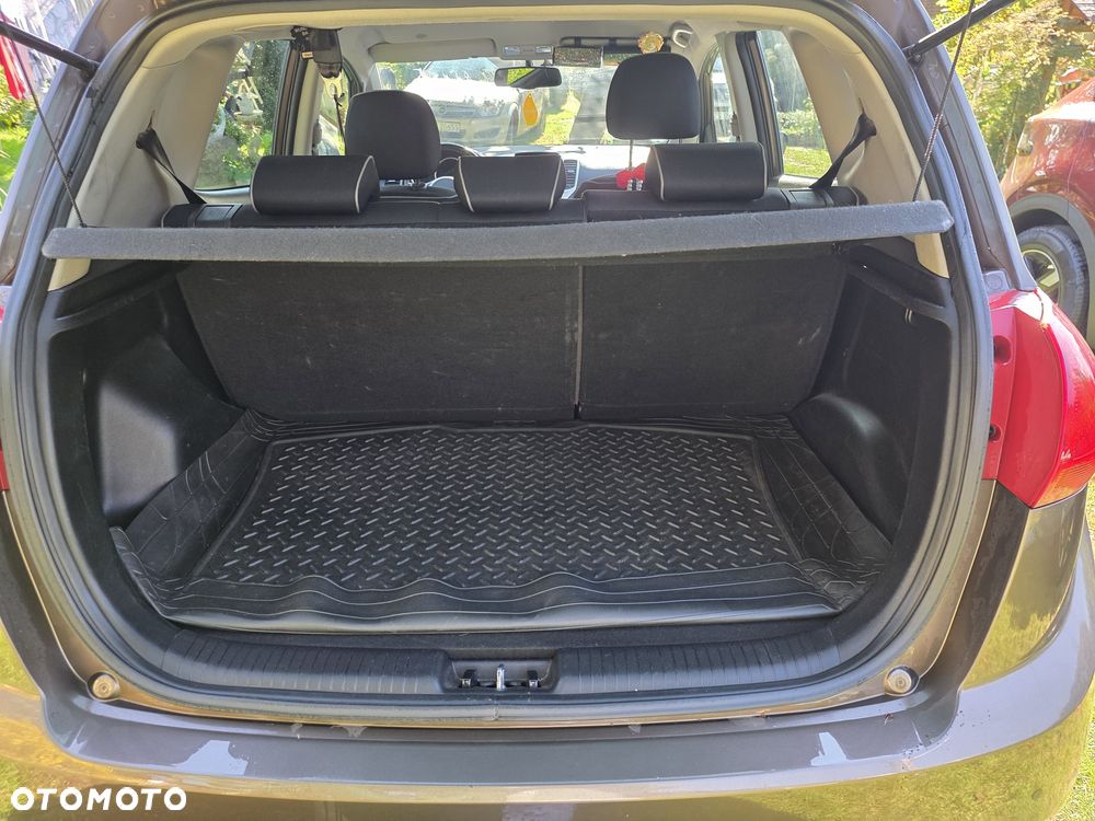 Kia Venga - 4