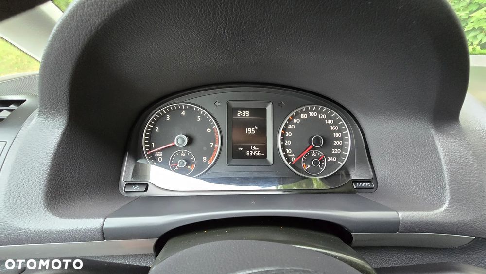 Volkswagen Touran - 15
