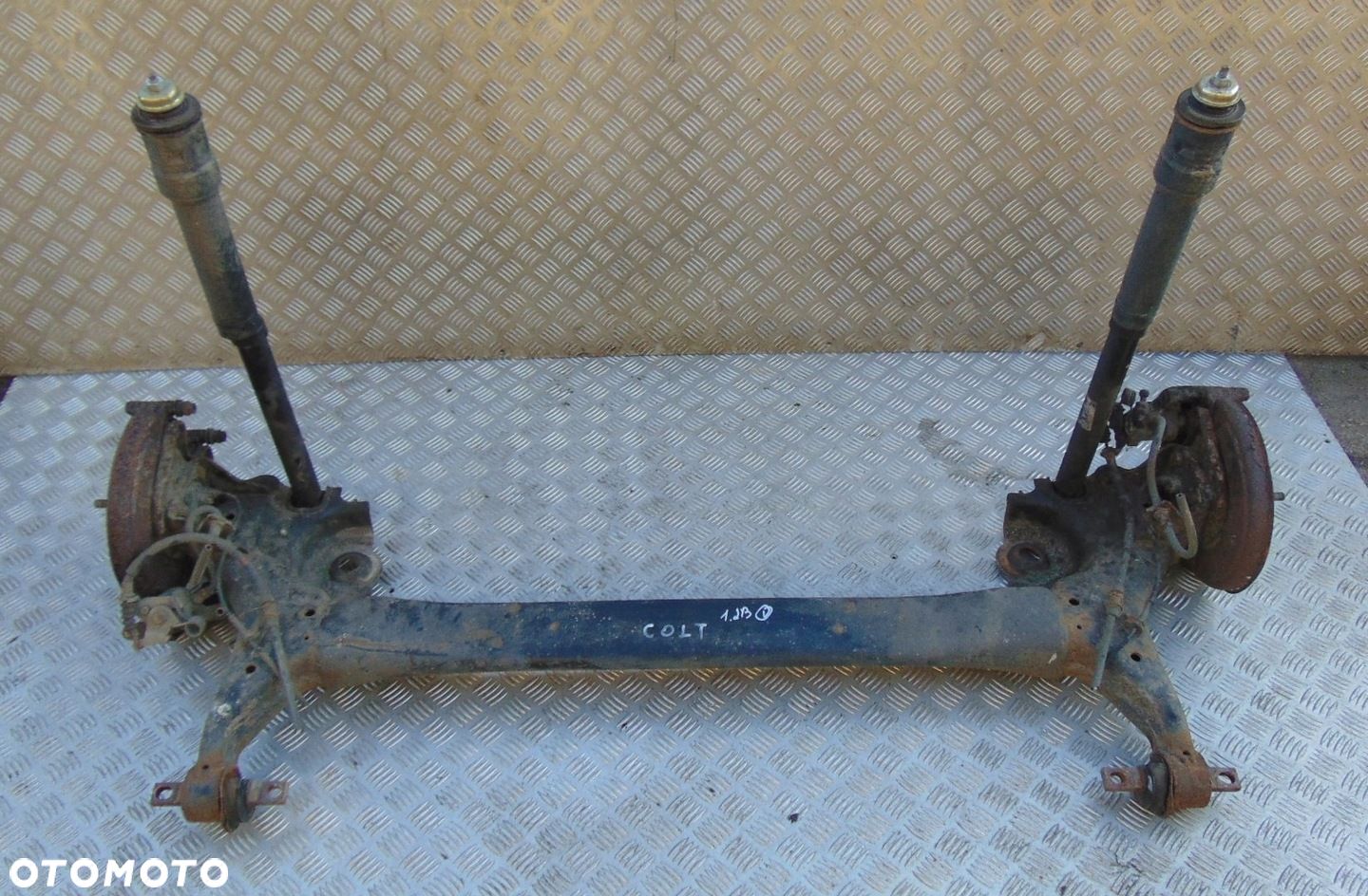 BELKA ZWROTNICE ZAWIESZENIE TYLNE TYŁ MITSUBISHI COLT VI - 1