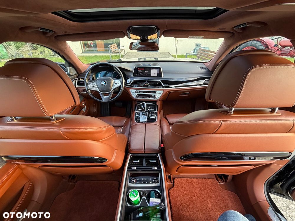 BMW Seria 7 750Li - 6