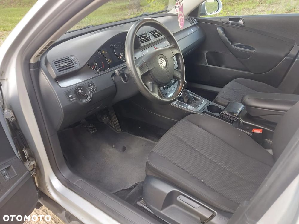Volkswagen Passat 1.8 TSI Trendline - 4