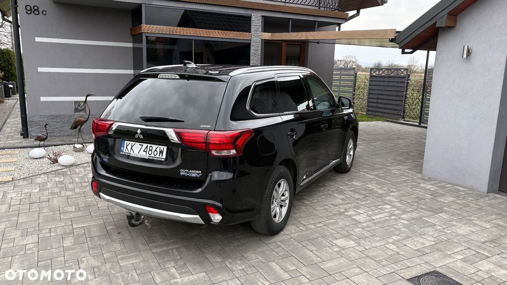 Mitsubishi Outlander 2.0 4WD - 6