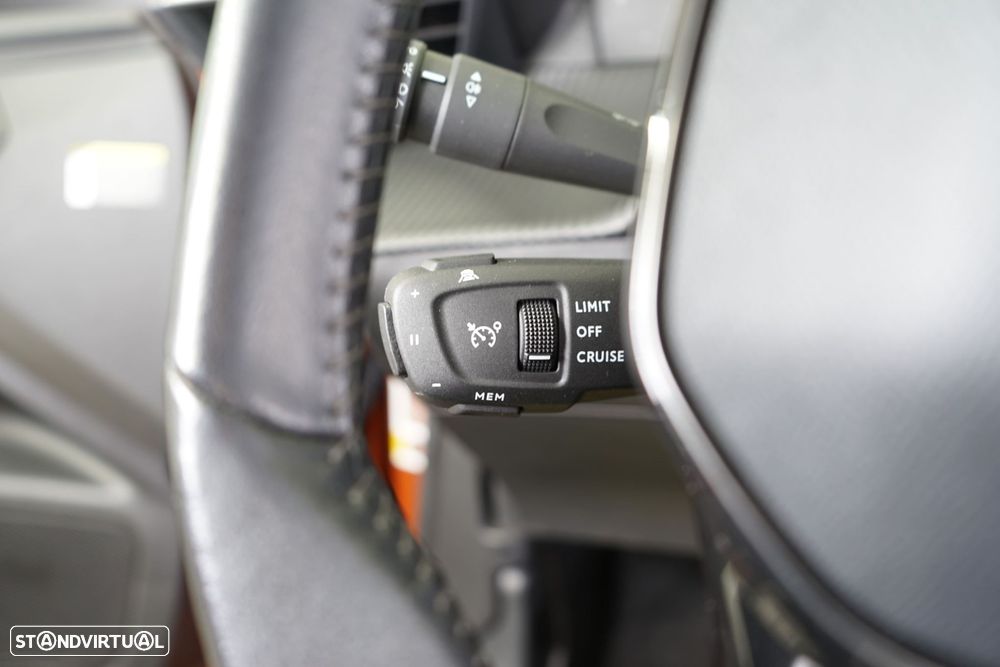 Peugeot 2008 1.2 PureTech Allure Pack - 25