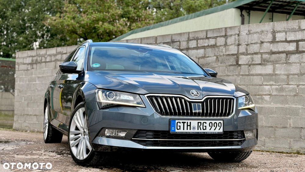 Skoda Superb 2.0 TDI Premium Edition - 33