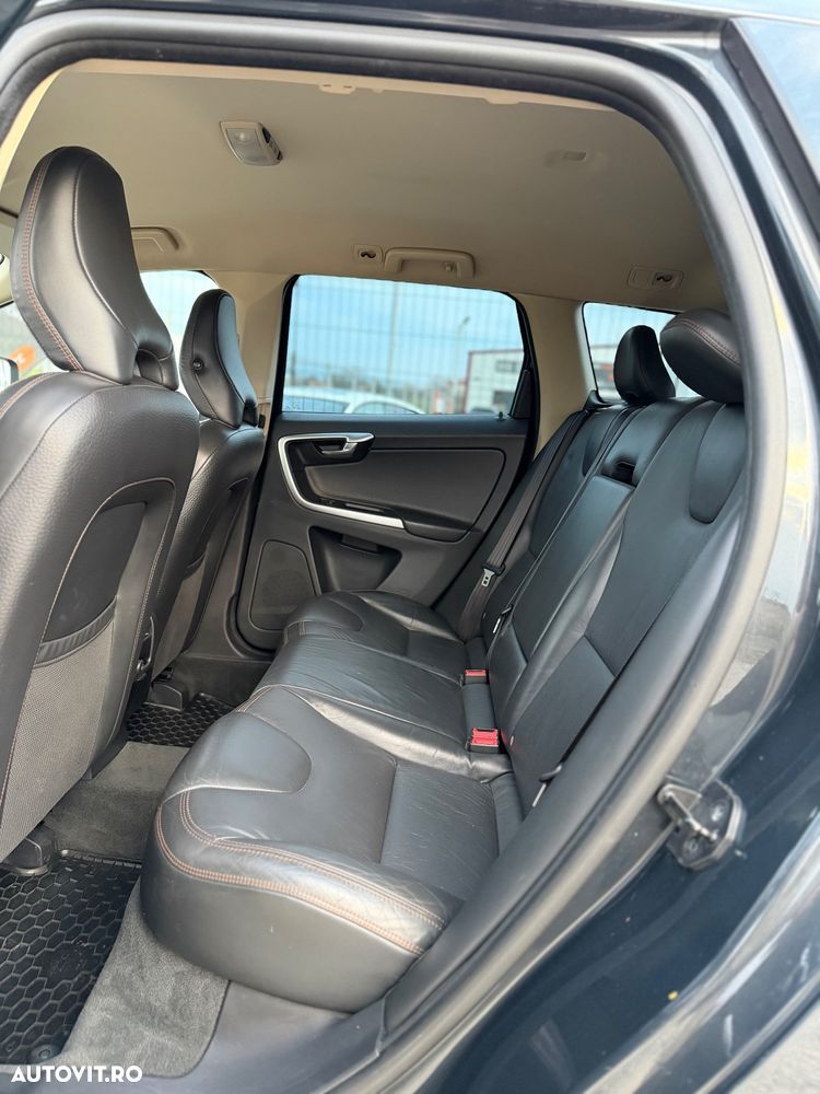Volvo XC 60 D5 AWD Aut. Summum - 8