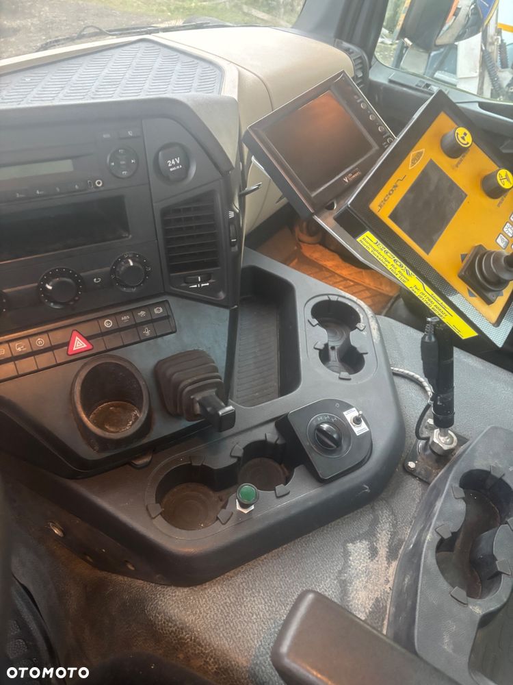 Mercedes-Benz AROCS 1824 4X4 Piaskarka solarka econ pług - 11