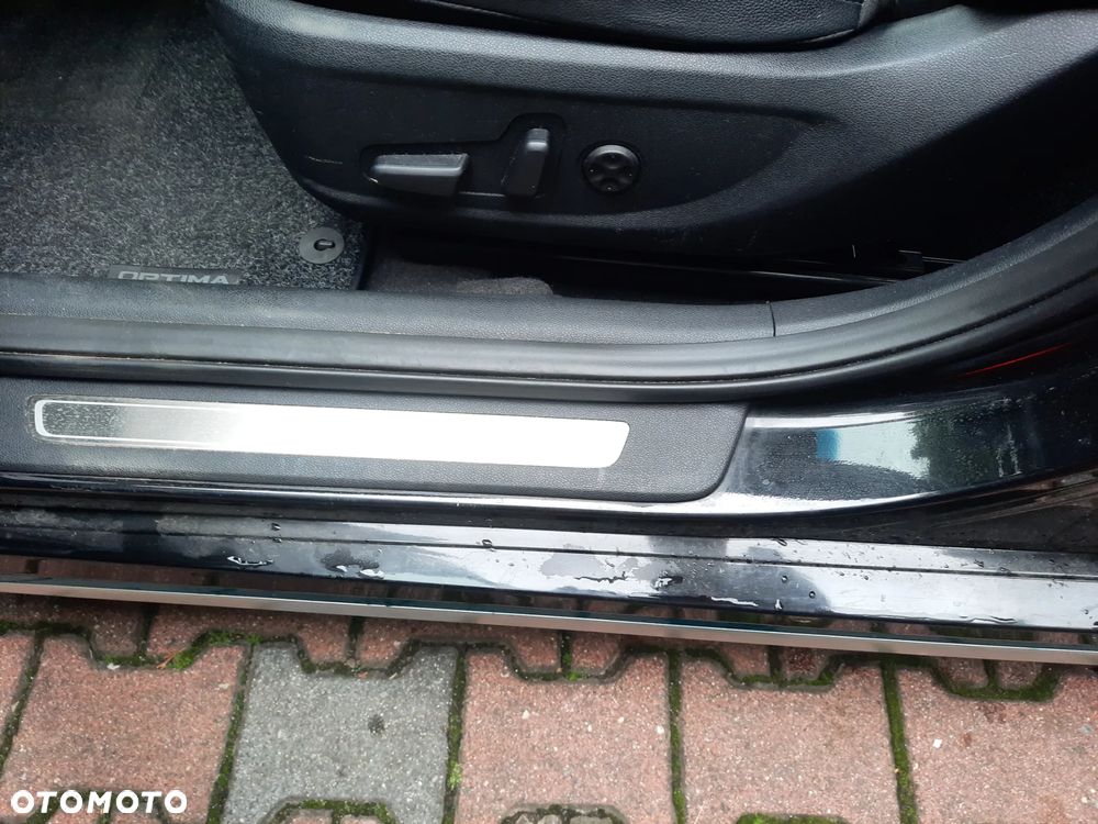 Kia Optima Plug-in Hybrid - 14