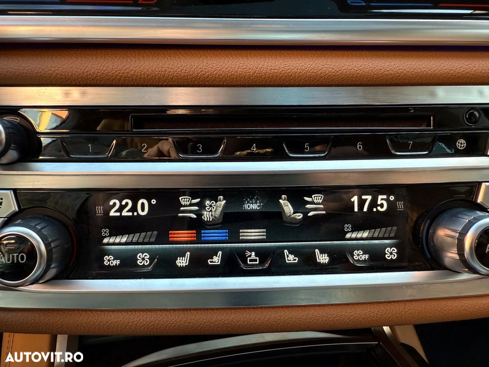 BMW Seria 7 740d xDrive - 28
