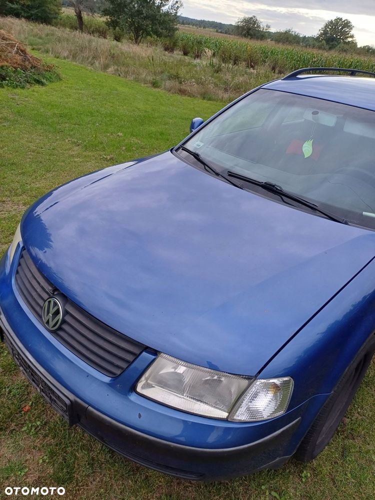 Zderzak przedni LR5V VOLKSWAGEN PASSAT B5 2000r 1.9 tdi - 4