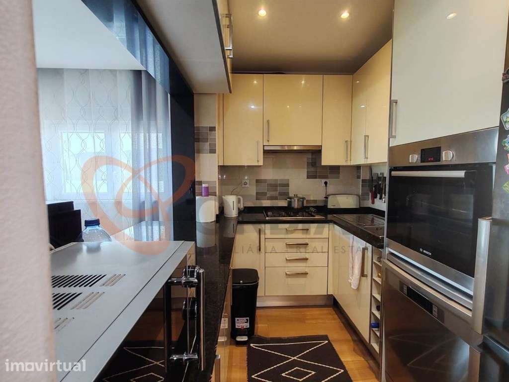 Apartamento T2 para venda com vista mar e piscina em Albufeira - Grande imagem: 3/29