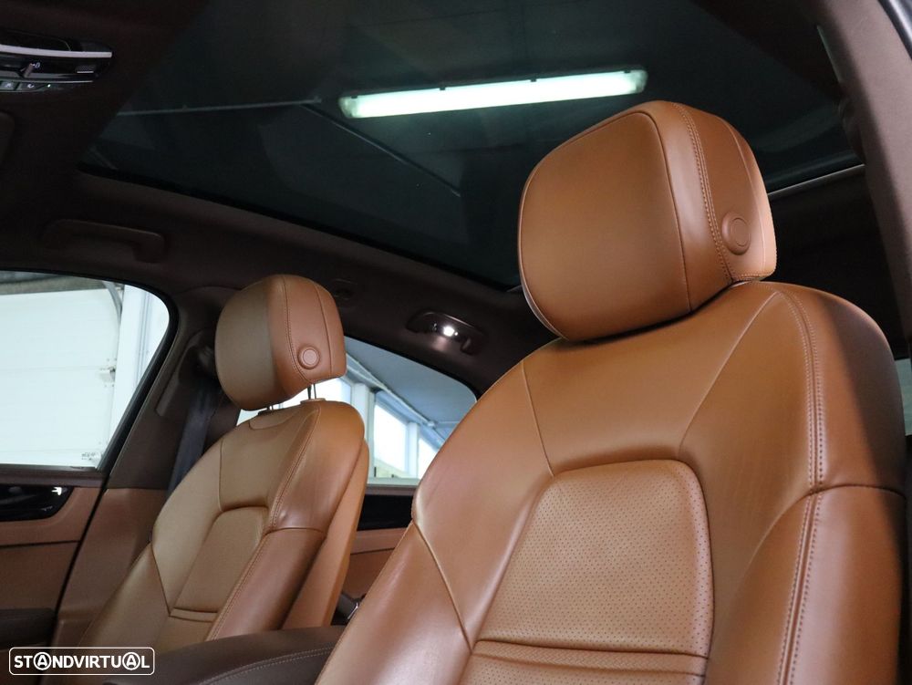 Porsche Cayenne Coupé E-Hybrid - 8