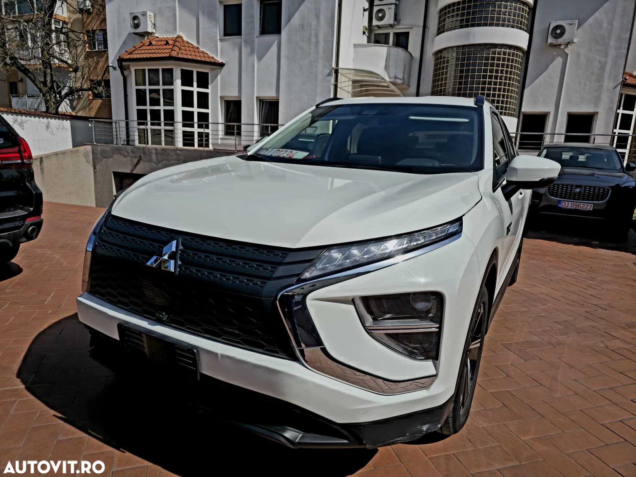 Mitsubishi Eclipse-Cross Plug-In Hybrid 4WD Plus Select - 1