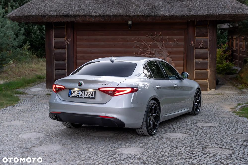 Alfa Romeo Giulia 2018 photo 4