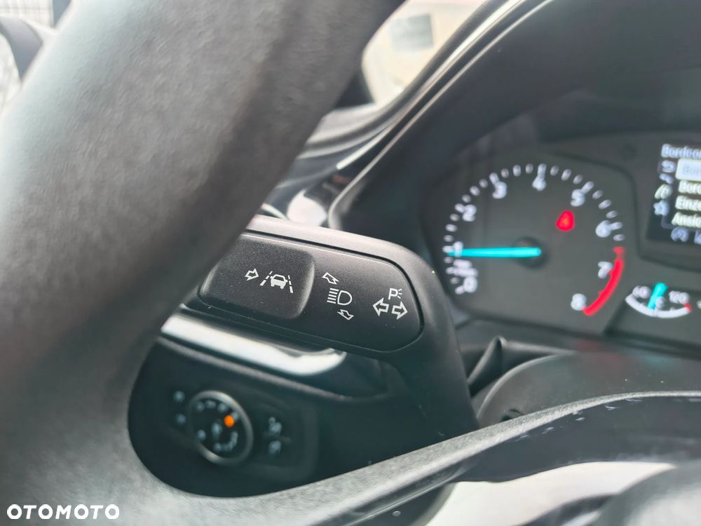 Ford Fiesta 1.1 S&S TITANIUM - 29