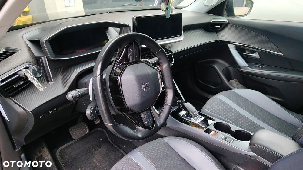 Peugeot 2008 - 12