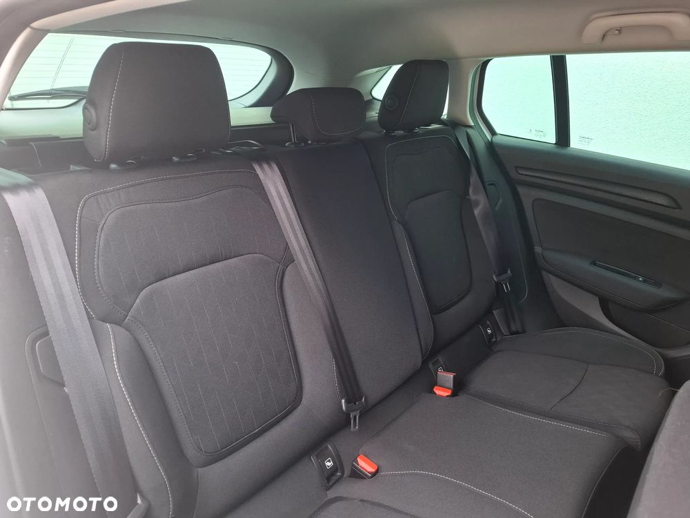 Renault Megane ENERGY TCe 140 EDC LIMITED - 36