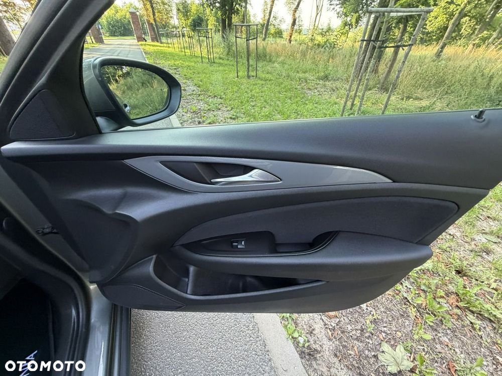 Opel Insignia - 30