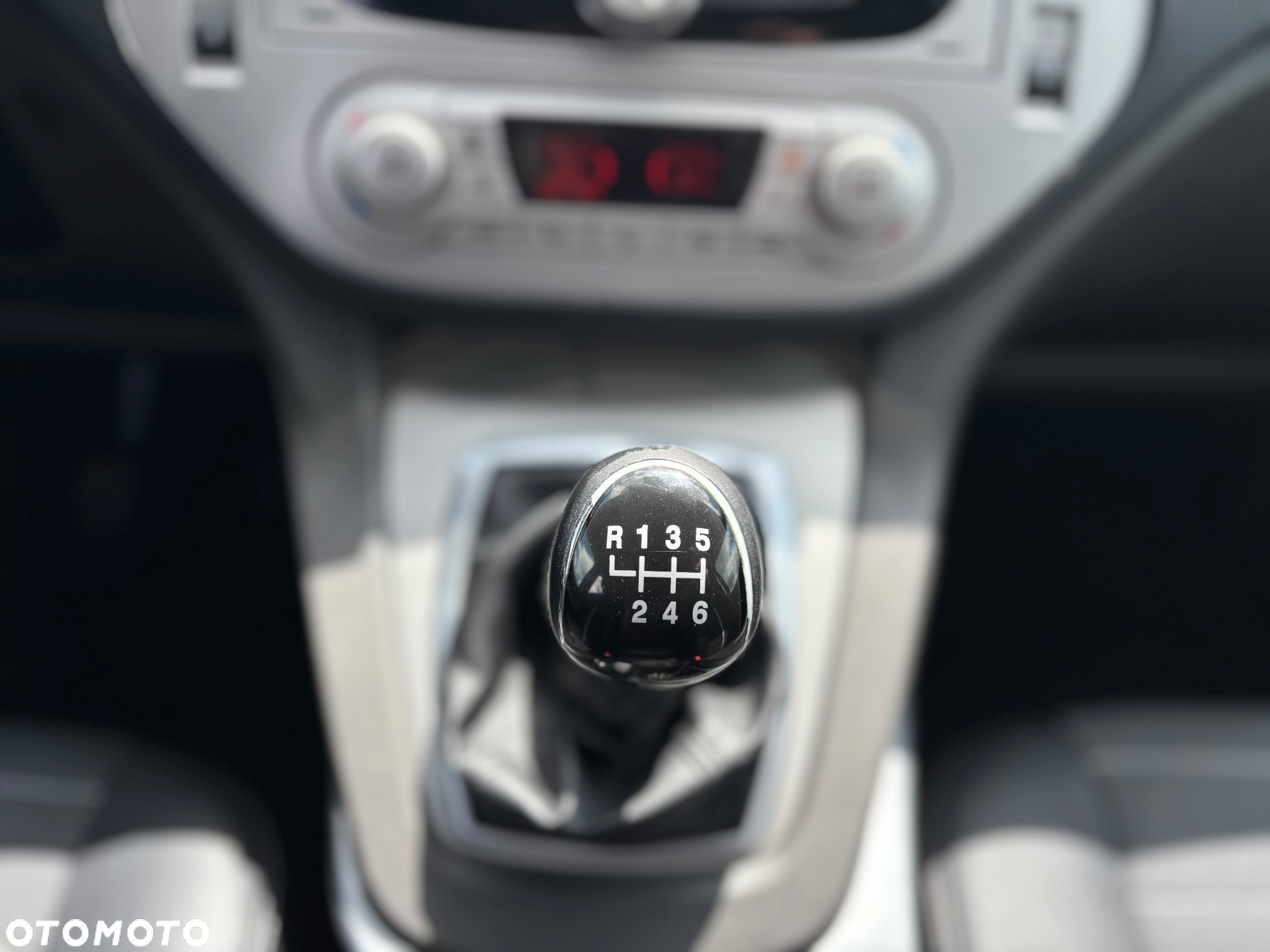 Ford Kuga - 13