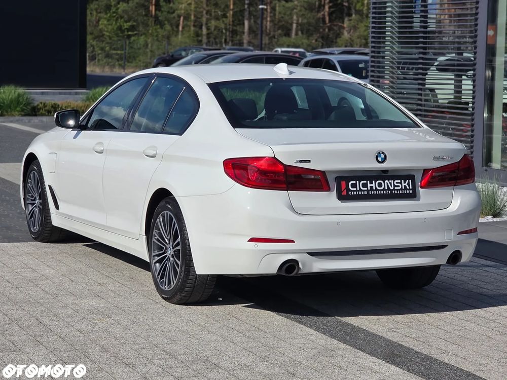 BMW Seria 5 530e iPerformance xDrive Sport Line sport - 9