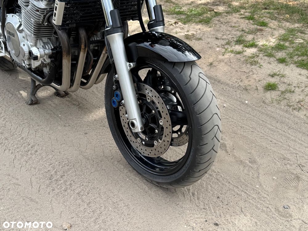 Yamaha XJR - 7