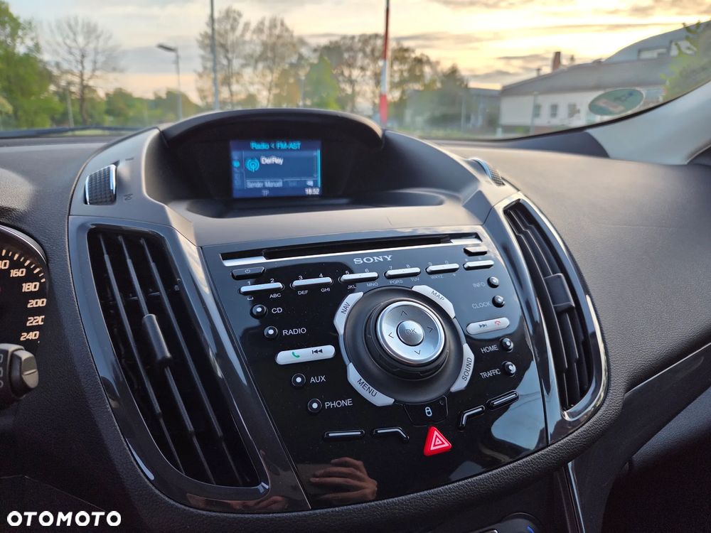 Ford Kuga 1.6 EcoBoost 2x4 Titanium - 16