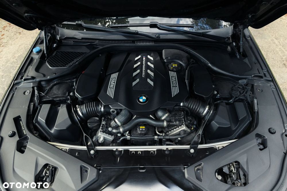 BMW Seria 8 - 12