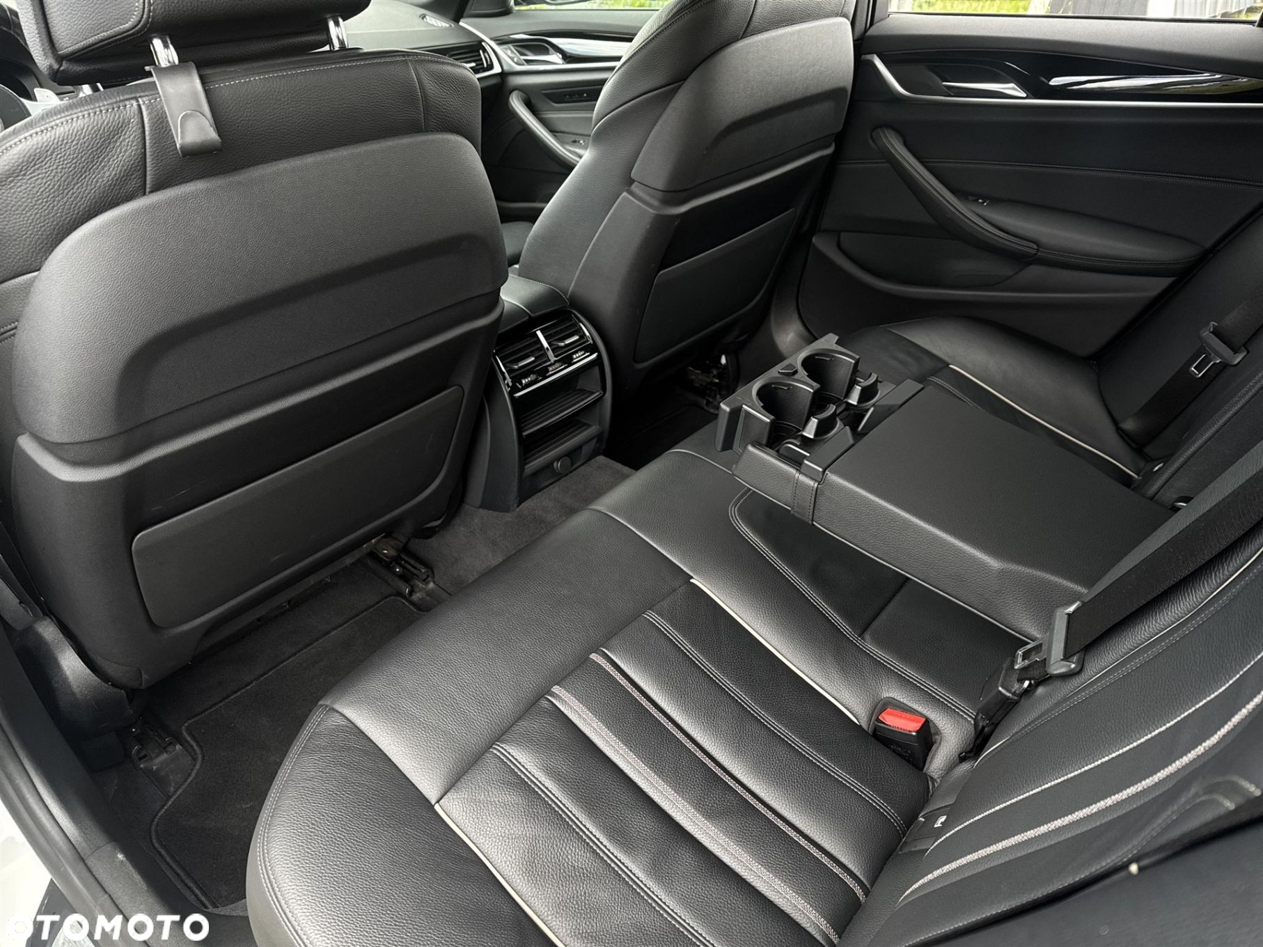 BMW Seria 5 520d xDrive - 15