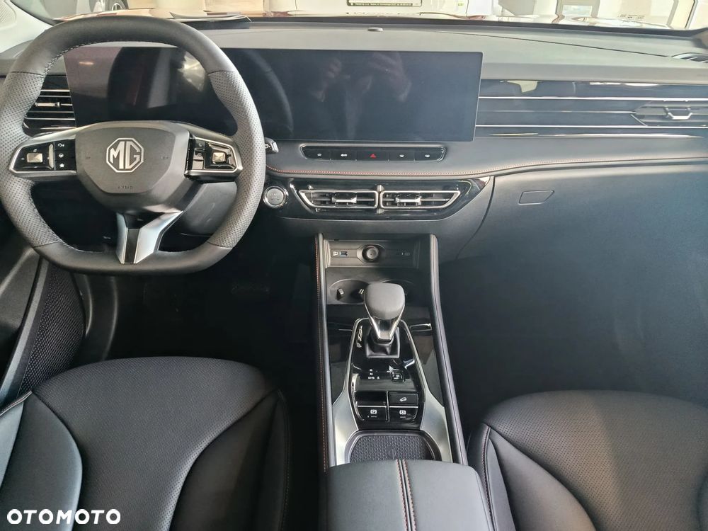 MG HS Hybrid+ - 6