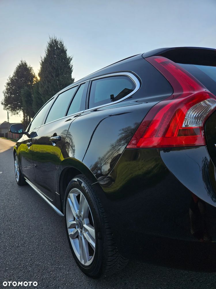 Volvo V60 D4 Momentum - 12