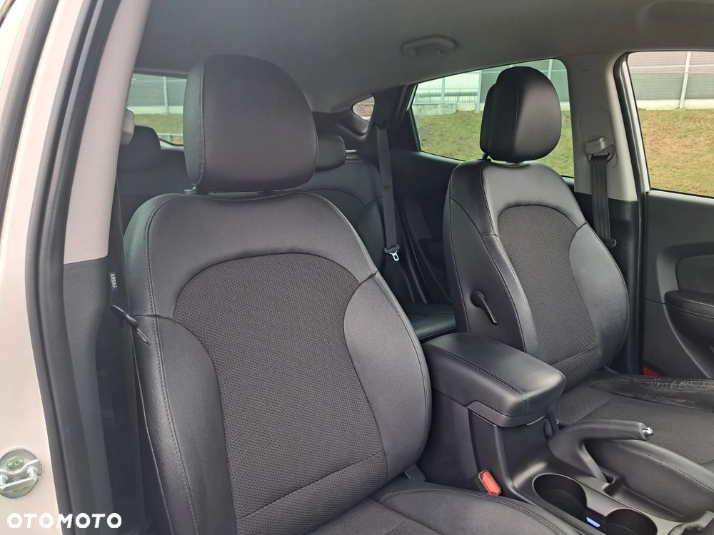 Hyundai ix35 1.7 CRDi Premium 2WD - 23