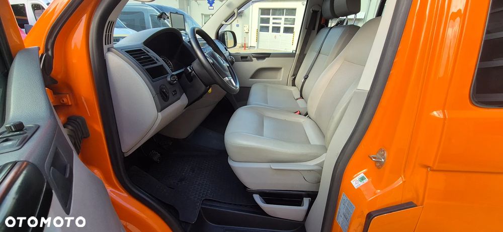 Volkswagen Transporter Caravelle Lang Trendline - 12