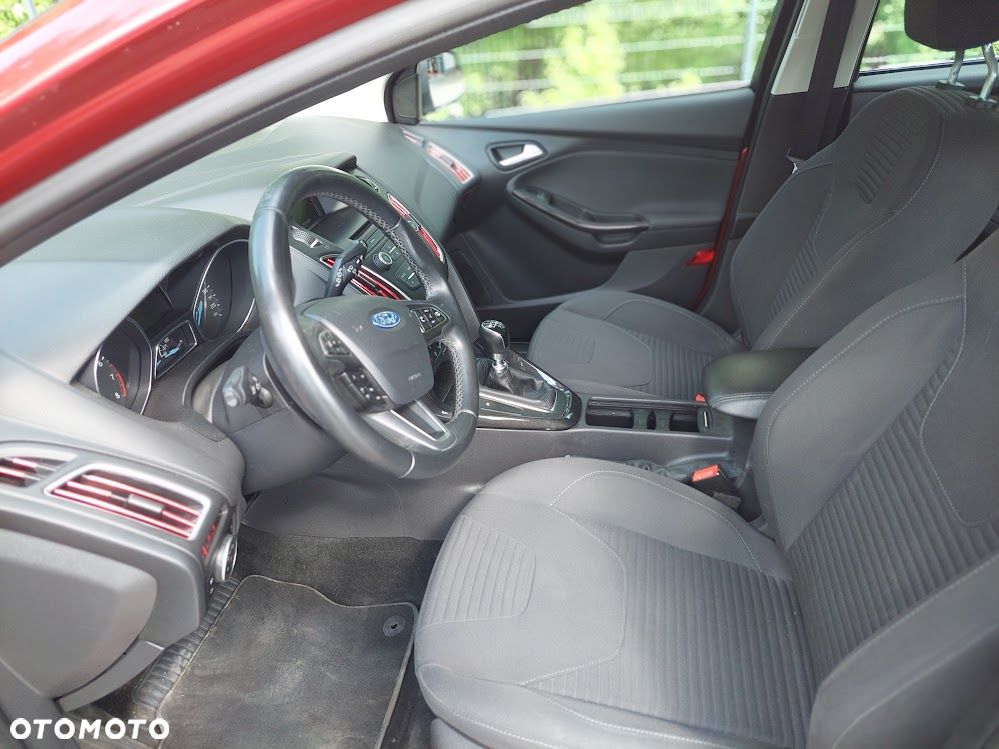 Ford Focus 1.5 EcoBoost STart-Stopp-System TITANIUM - 16