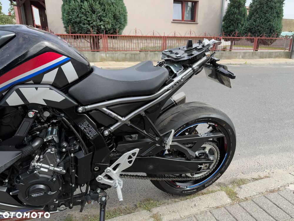 Suzuki GSX-R - 27