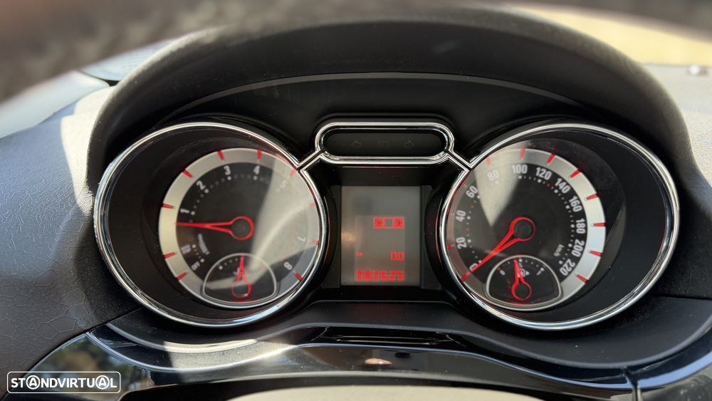 Opel Adam 1.2 Glam - 2