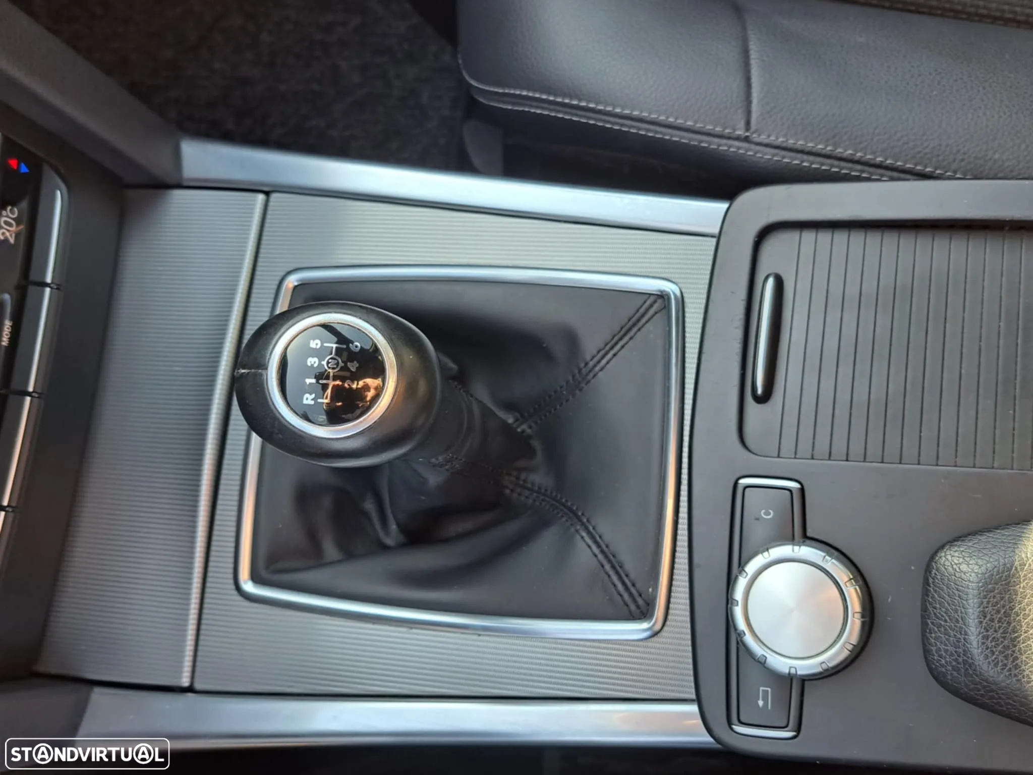 Mercedes-Benz E 220 BlueTEC Avantgarde - 41
