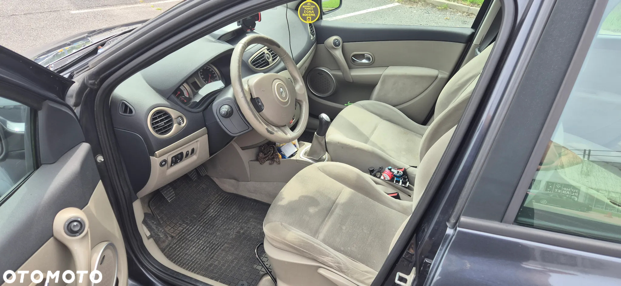 Renault Clio - 28