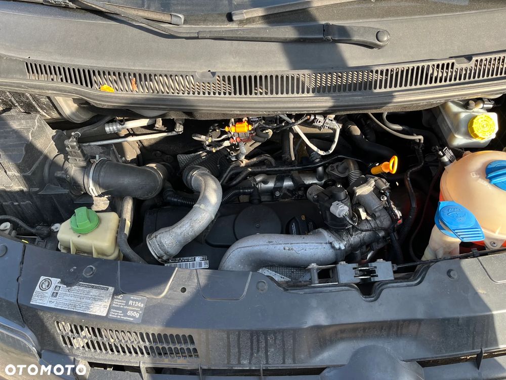 Volkswagen Transporter - 9