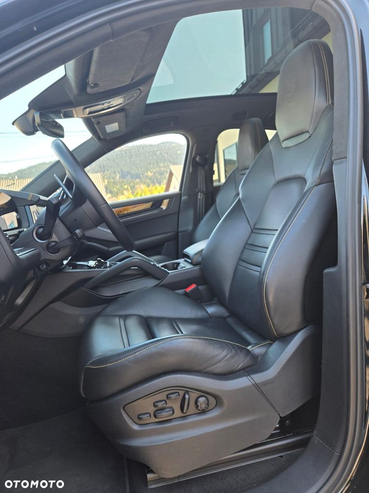 Porsche Cayenne - 10