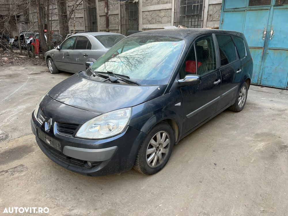 Dezmembrez Renault Megane Scenic facelift 2006 1,9 dci 96KW F9Q-E8 - 4