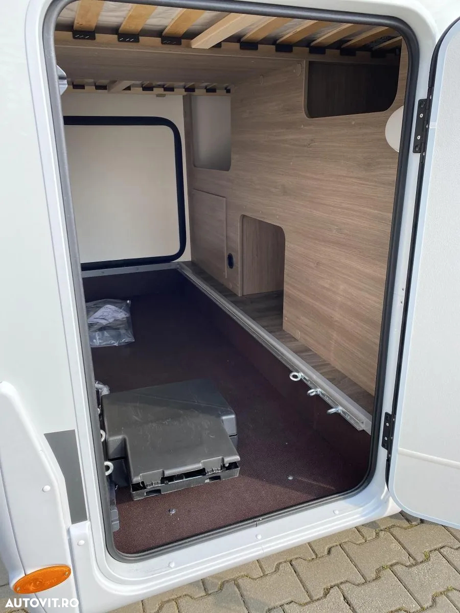 Hymer-Eriba Carado V337 - 12