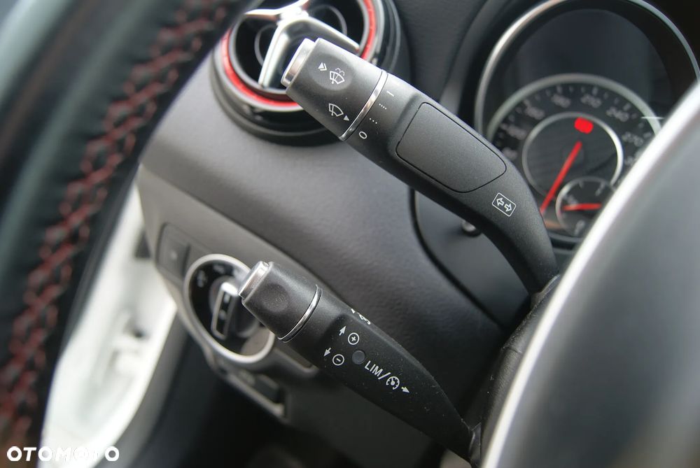 Mercedes-Benz CLA - 23