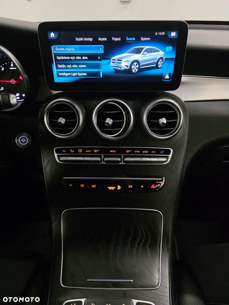 Mercedes-Benz GLC 300 d 4Matic 9G-TRONIC AMG Line Plus - 16