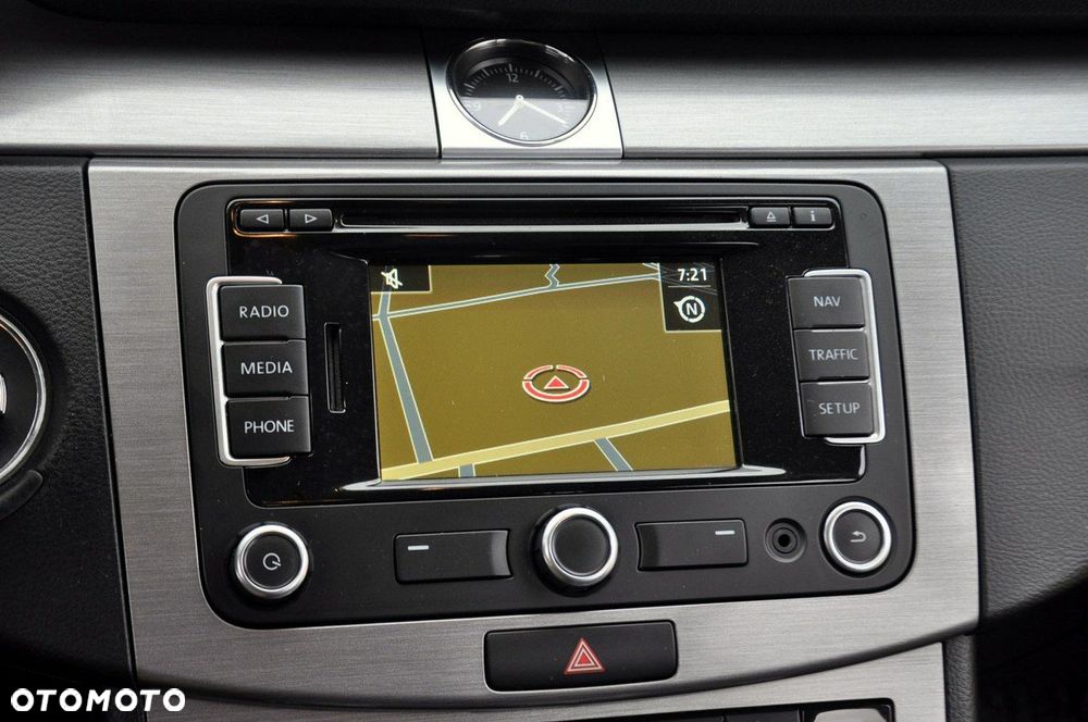 Volkswagen Passat - 31